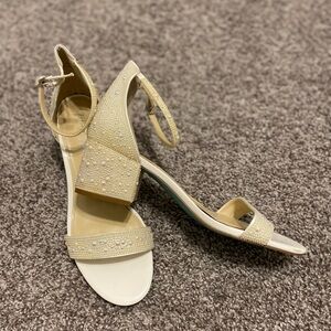 Betsey Johnson Women's Mari Block Heel Pearl Wedding Shoe Size 9